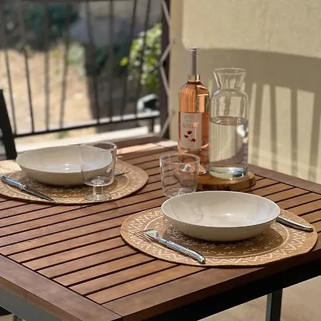 L'Alpille: St-Rémy Vacation Home with Private Parking Saint-Remy-de-Provence Exterior photo