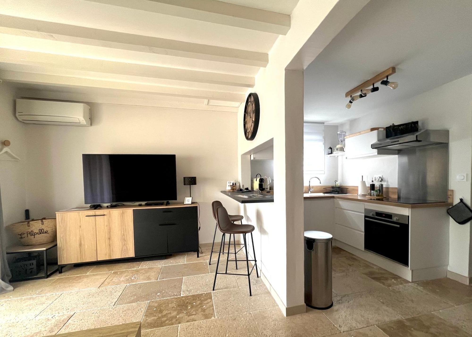 L'alpille: St-rémy Vacation With Private Parking * Saint-Remy-de-Provence